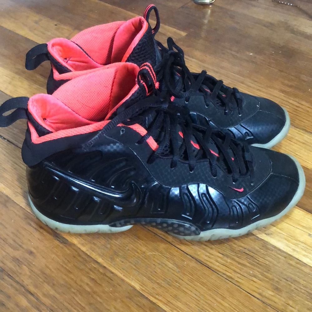 Air foamposites pro black red glow in the dark